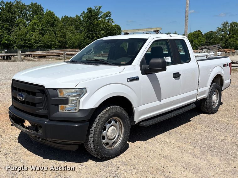 2015 Ford F150 Ext. Cab pickup truck - DT0231
