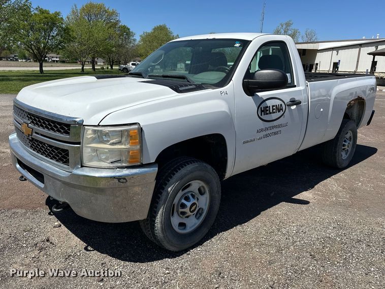 2013 Chevrolet Silverado 2500HD pickup truck - DV0899