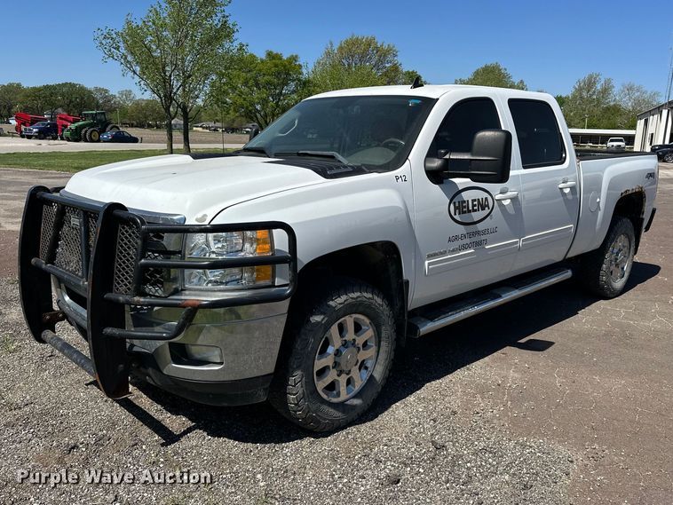 2012 Chevrolet Silverado Crew Cab pickup truck - DV0902