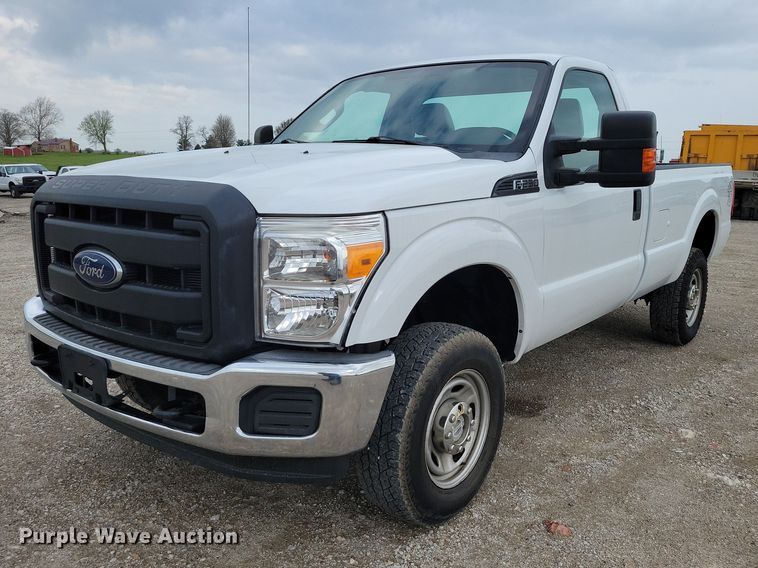 2015 Ford F250 Super Duty pickup truck - DZ7018