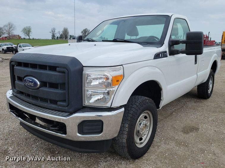 2016 Ford F250 Super Duty pickup truck - DZ7019