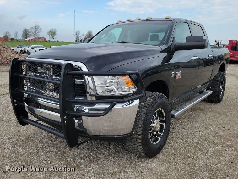 2011 Dodge Ram 2500 Crew Cab pickup truck - DZ7020