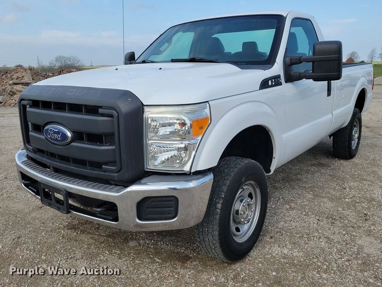 2015 Ford F250 Super Duty pickup truck - DZ7022