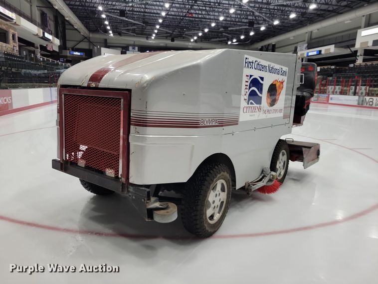 1992 Olympia ST-95 ice resurfacer - DZ7055