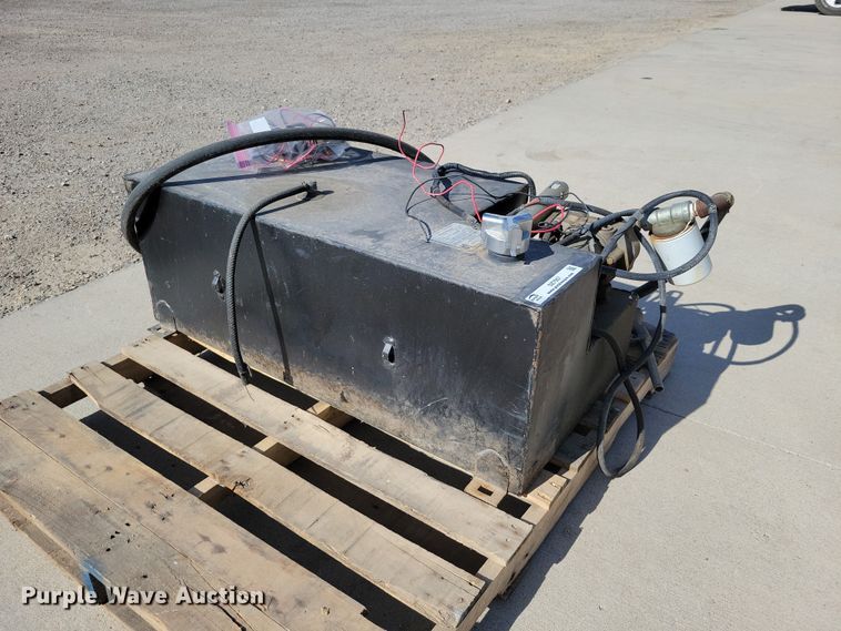 2014 Transfer Flow  fuel tank - DZ7057