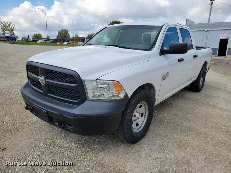 2019 RAM 1500 Crew Cab pickup truck - DZ7081