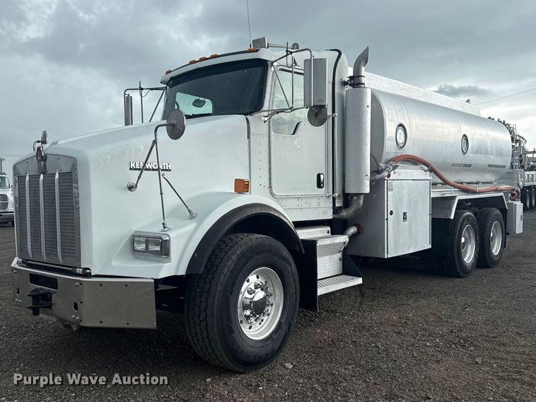2007 Kenworth T800 fuel truck - EG8971
