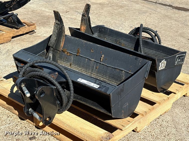 2024 3T 3T Hydraulic tilt bucket plus 15" ripper (2) 2024 3T mini excavator buckets - ES8821