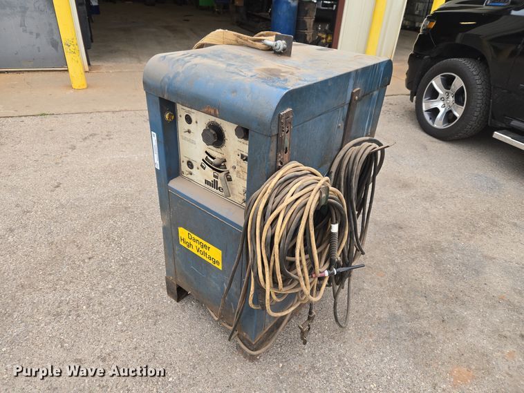 Miller 330A/BP welder - ET5054
