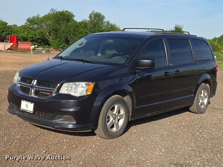 2013 Dodge Grand Caravan van - ET5071