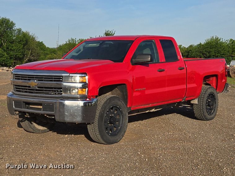 2016 Chevrolet Silverado 2500HD Ext. Cab pickup truck - ET5072