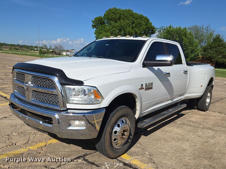 2014 RAM 3500 Crew Cab pickup truck - ET5084