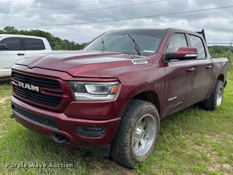 2019 RAM 1500 Crew Cab pickup truck - ET6067