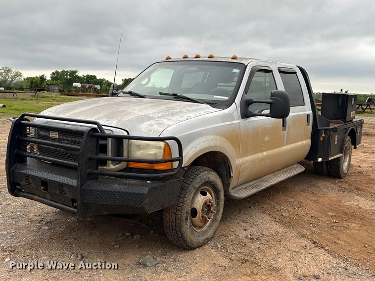 2001 Ford F350 Super Duty Crew Cab pickup truck - ET6068