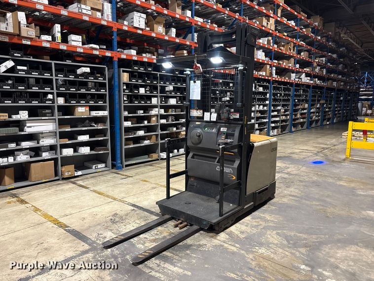 2018 Crown SP4050-30 order picker - EU0546
