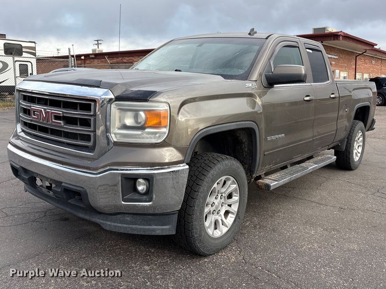 2014 GMC Sierra 1500 Crew Cab pickup truck - EU8642