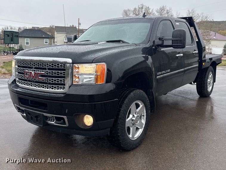 2012 GMC Sierra 2500HD Crew Cab flatbed pickup truck - EU8644
