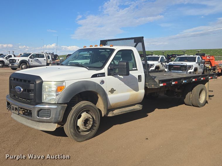 2011 Ford F550 Super Duty flatbed truck - EV5883