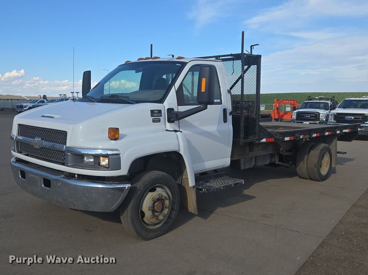 2005 Chevrolet C4500 flatbed truck - EV5884