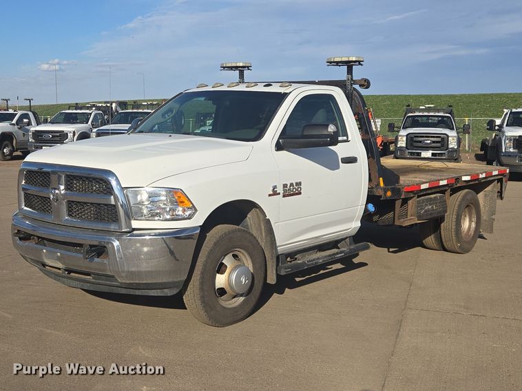 2017 RAM 3500 flatbed pickup truck - EV5885
