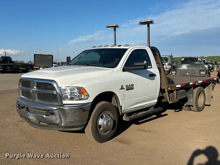 2014 RAM 3500 flatbed pickup truck - EV5886
