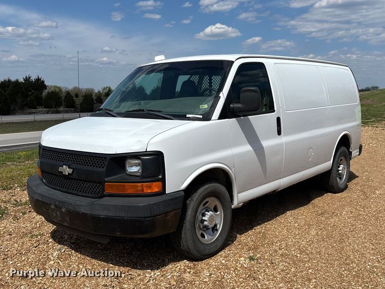 2008 Chevrolet Express 3500 van - FB3400