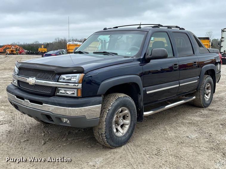 2004 Chevrolet Avalanche Crew Cab pickup truck - FB3413