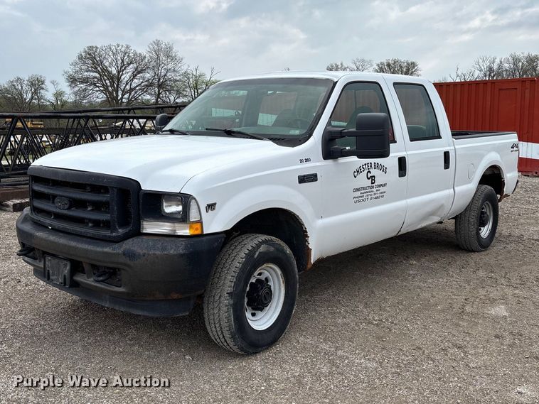 2002 Ford F250 Super Duty Crew Cab pickup truck - FB3435