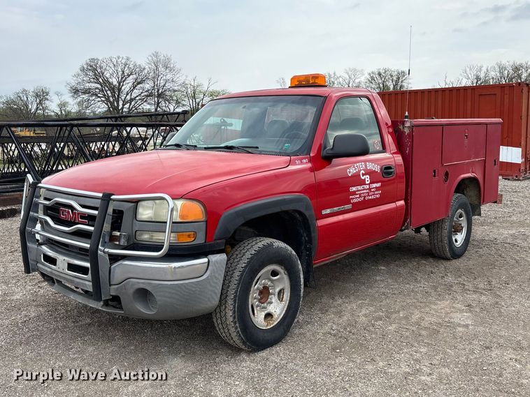 2003 GMC Sierra 2500HD utility bed pickup truck - FB3438
