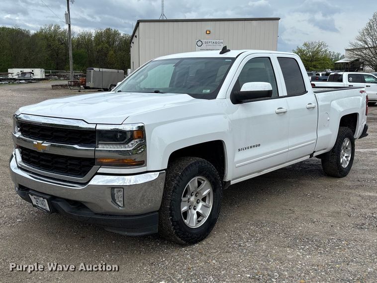 2018 Chevrolet Silverado 1500 Ext. Cab pickup truck - FB3446