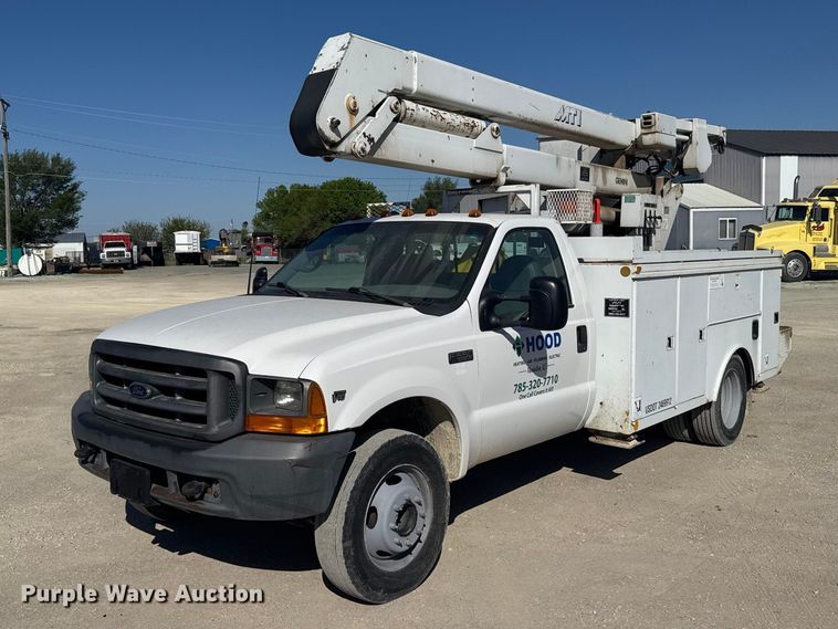 2000 Ford F550 Super Duty bucket truck - FB7241