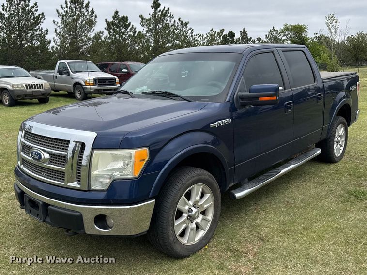 2010 Ford F150 Crew Cab pickup truck - FB7256