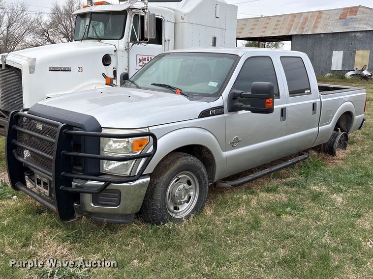 2012 Ford F250 Crew Cab pickup truck - FC2081
