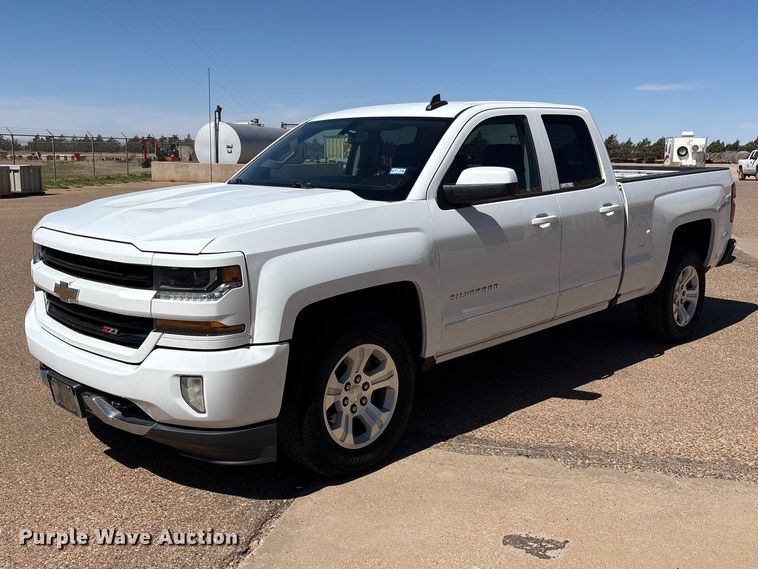 2018 Chevrolet Silverado 1500 Ext. Cab pickup truck - FC2216