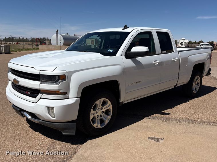 2018 Chevrolet Silverado 1500 Ext. Cab pickup truck - FC2217