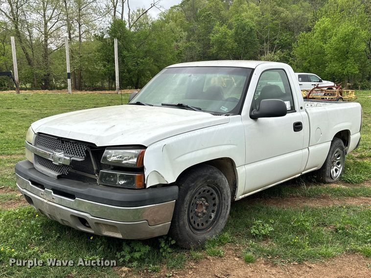 2005 Chevrolet Silverado 1500 pickup truck - FG0252