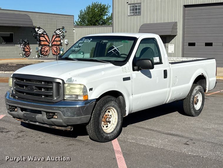 2002 Ford F250 Super Duty pickup truck - FG0293