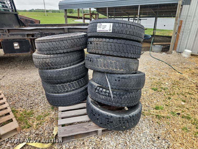 Continental HDR+ (11) 225/70R19.5 tires - FN5611