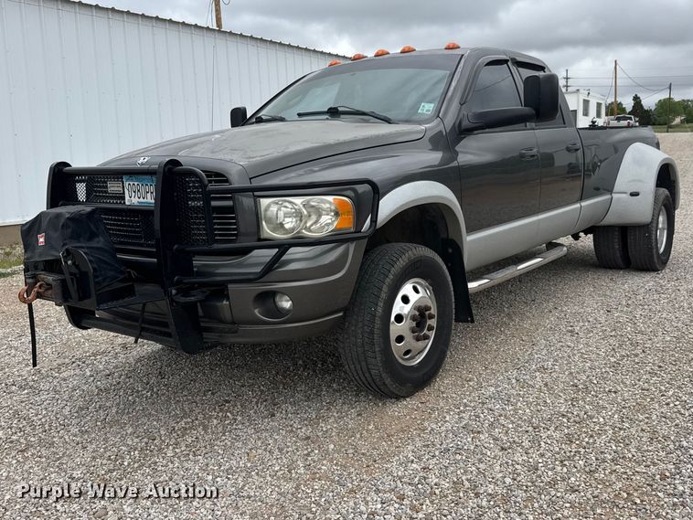 2004 Dodge Ram 3500 Crew Cab pickup truck - MX9096