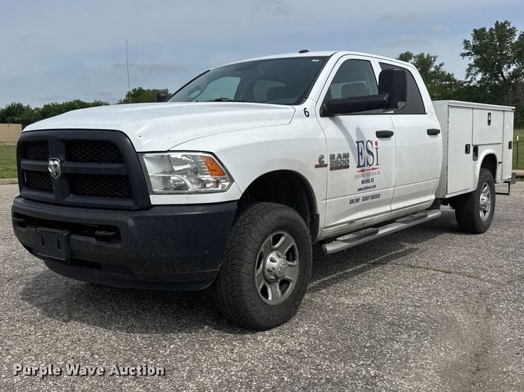 2015 RAM 2500 Crew Cab utility bed pickup truck - MX9163