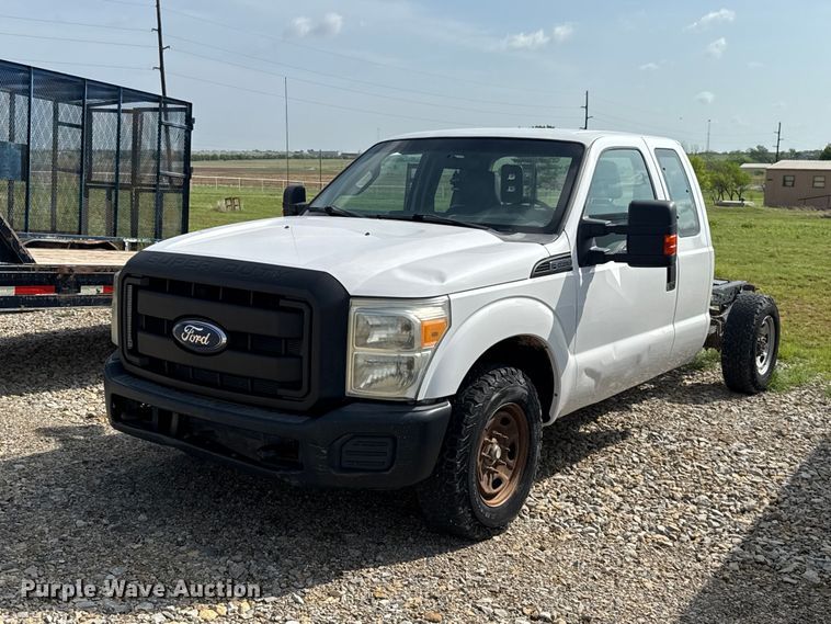 2011 Ford F250 Super Duty Ext. Cab pickup truck cab and chassis - NK9201