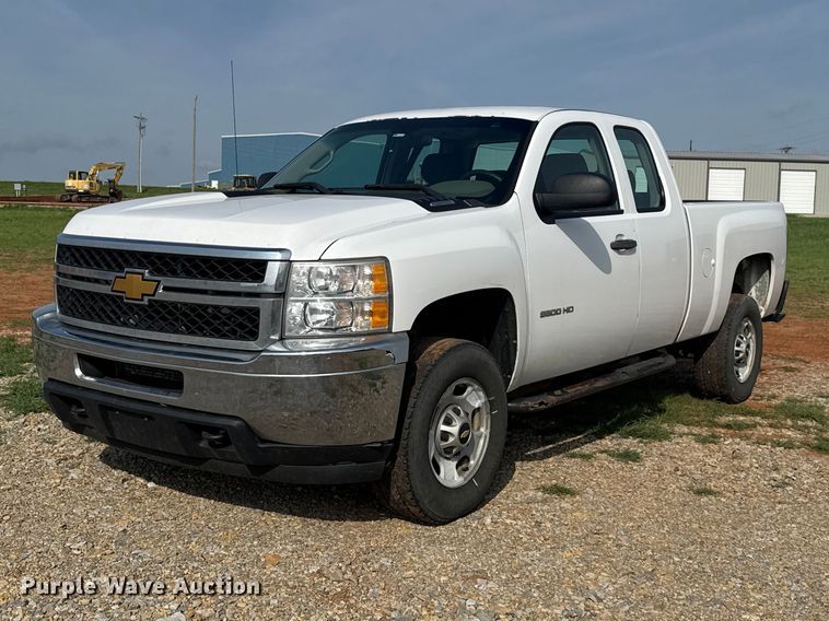 2013 Chevrolet Silverado 2500HD Ext. Cab pickup truck - NK9203