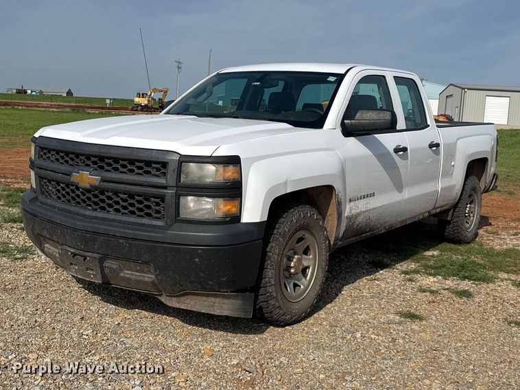 2015 Chevrolet Silverado 1500 Ext. Cab pickup truck - NK9204