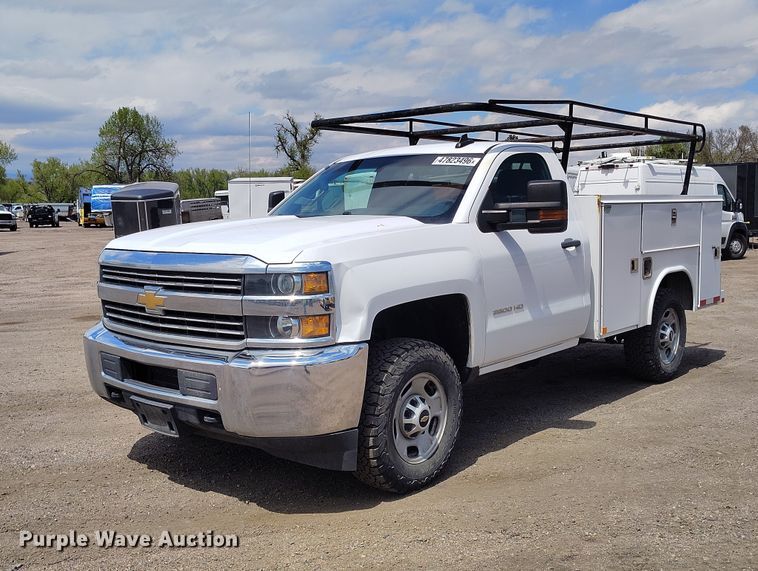2016 Chevrolet Silverado 2500HD utility bed pickup truck - YA3008