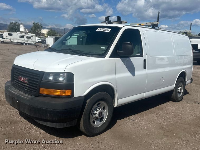 2018 GMC Savana G2500 van - YA3204