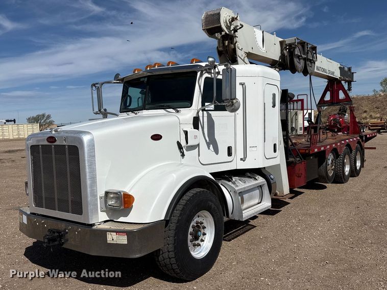 2013 Peterbilt 365 crane truck - DH1933