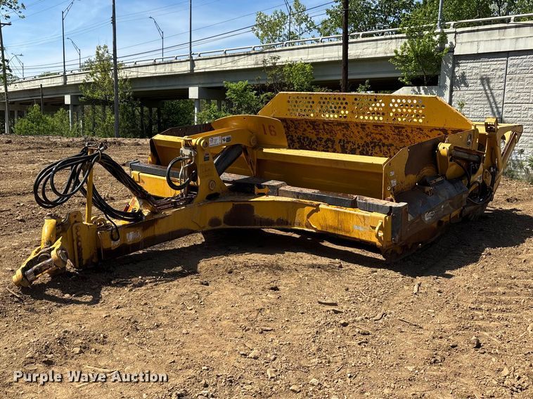 John Deere 1812C scraper - DT0153