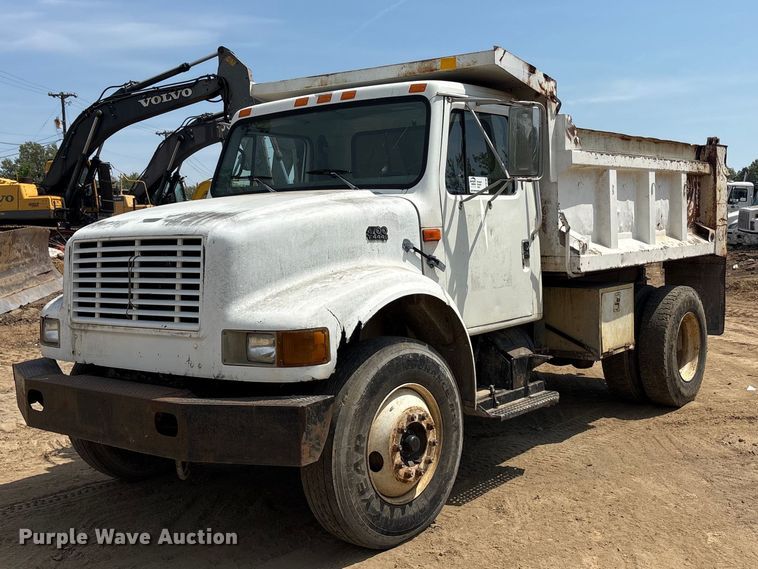 2000 International 4700 dump truck - DT0168