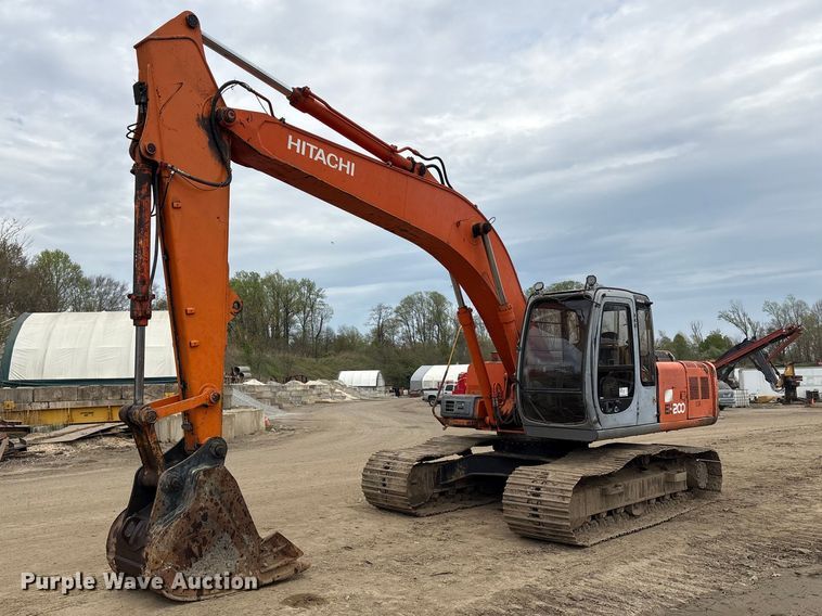 Hitachi EX200 excavator - DT2892
