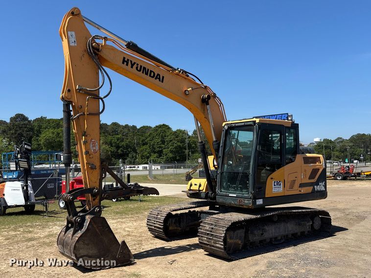 2016 Hyundai HX140L excavator - DU0468